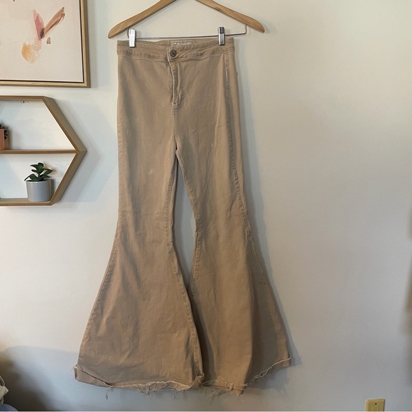 Free People Denim - Free People Pink Ultra Flared Women's Jeans size 29